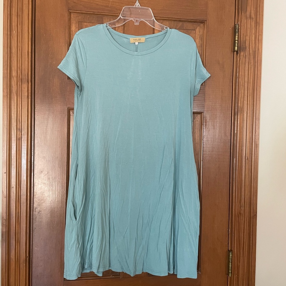 Piko 1988 Light Green Soft Short Sleeve “Swing” Dress with Pockets,‎ Size Medium